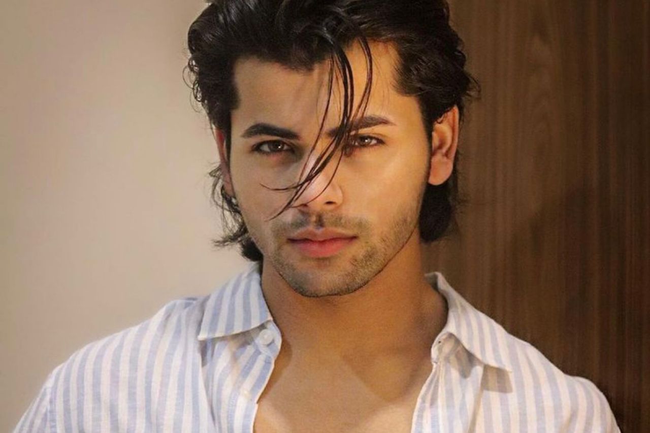 SHOCKING! Kabhi Eid Kabhi Diwali actor Siddharth Nigam does 13 backflips in 13 seconds, fans are stunned watching the video